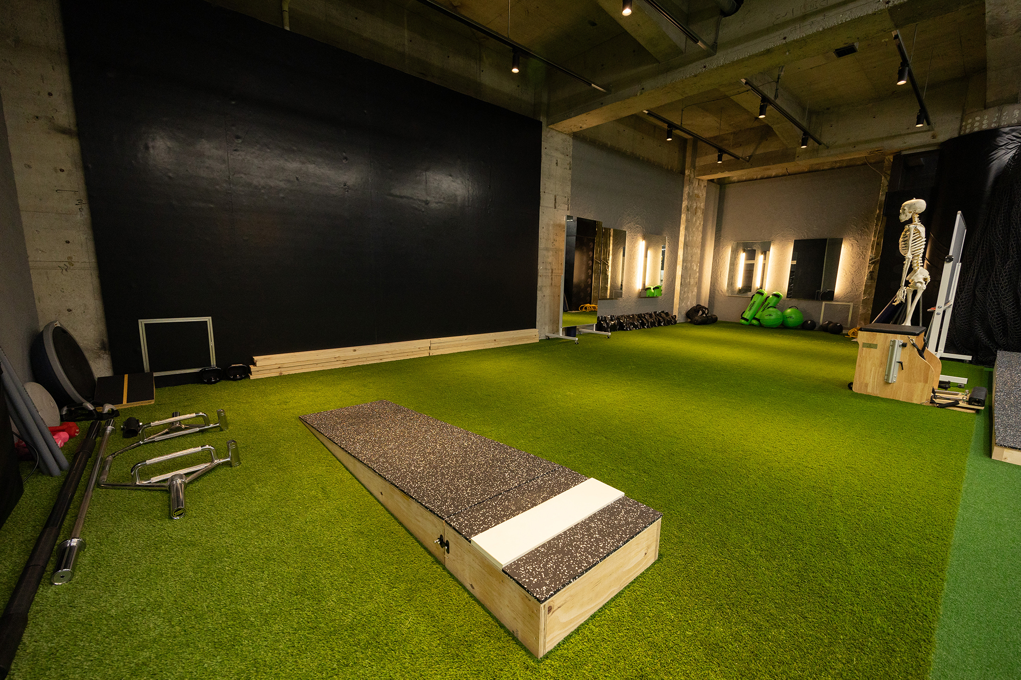 SSL ATHLETES HOUSE GYM